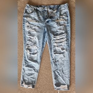 18R American Eagle "TOMGIRL" Jeans